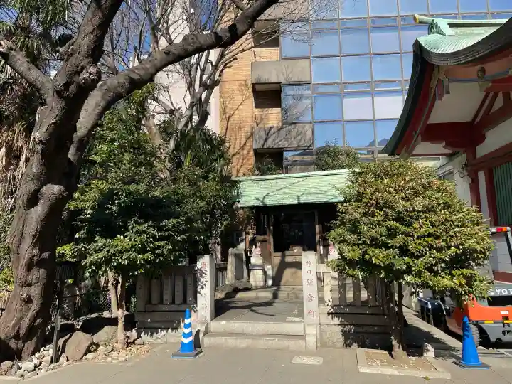神田神社(神田明神)の{uncategorized: "未分類", other: "その他", undefined: "問題あり", building: "その他建物", grave: "お墓", sacred_gate: "鳥居", guardian: "狛犬", statue: "像", buddha: "仏像", history: "歴史", nature: "自然", garden: "庭園", animal: "動物", pagoda: "塔", temizu: "手水舎", mountain_gate: "山門・神門", sanctuary: "本殿・本堂", subordinate: "末社・摂社", art: "芸術", scenery: "景色", jizo: "地蔵", ema: "絵馬", goshuin: "御朱印", omikuji: "おみくじ", items: "授与品その他", amulet: "お守り", goshuincho: "御朱印帳", eats: "食事", festival: "お祭り", votive_dance: "神楽", shichigosan: "七五三参", wedding: "結婚式", experience: "体験その他", initially: "初詣", around: "周辺", anti_infection: "感染症対策"}