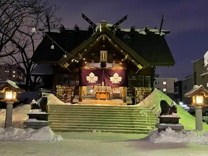 札幌諏訪神社の本殿・本堂