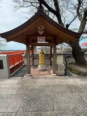 金剛宝寺（紀三井寺）の{uncategorized: "未分類", other: "その他", undefined: "問題あり", building: "その他建物", grave: "お墓", sacred_gate: "鳥居", guardian: "狛犬", statue: "像", buddha: "仏像", history: "歴史", nature: "自然", garden: "庭園", animal: "動物", pagoda: "塔", temizu: "手水舎", mountain_gate: "山門・神門", sanctuary: "本殿・本堂", subordinate: "末社・摂社", art: "芸術", scenery: "景色", jizo: "地蔵", ema: "絵馬", goshuin: "御朱印", omikuji: "おみくじ", items: "授与品その他", amulet: "お守り", goshuincho: "御朱印帳", eats: "食事", festival: "お祭り", votive_dance: "神楽", shichigosan: "七五三参", wedding: "結婚式", experience: "体験その他", initially: "初詣", around: "周辺", anti_infection: "感染症対策"}