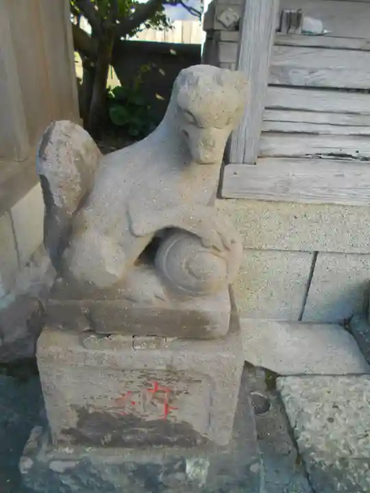 神社 < 社号不明 >の狛犬