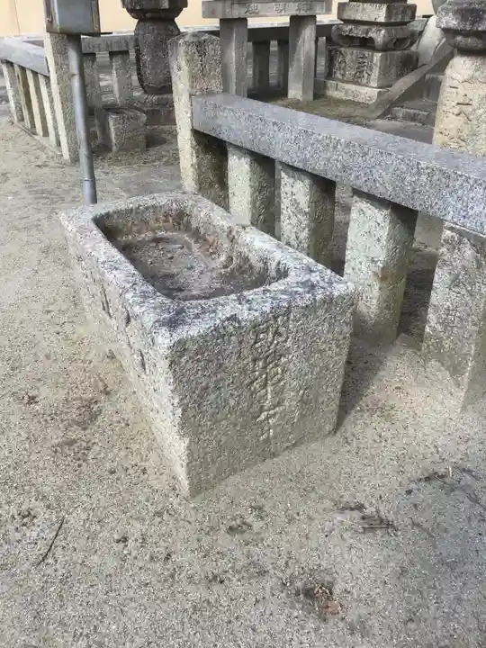 神明社(木曽川町黒田)の手水舎