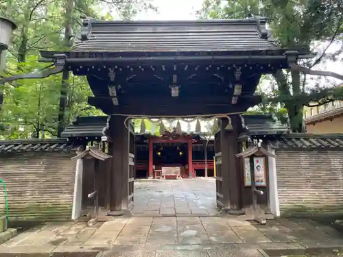 赤坂氷川神社の山門