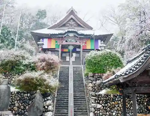 埼玉厄除け開運大師・龍泉寺（切り絵御朱印発祥の寺）の本殿