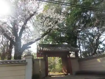 中院の山門・神門