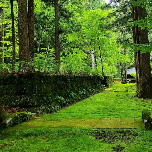 宝積山光前寺の庭園