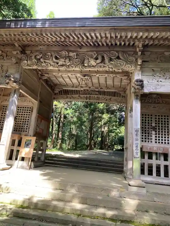 倭文神社の山門・神門