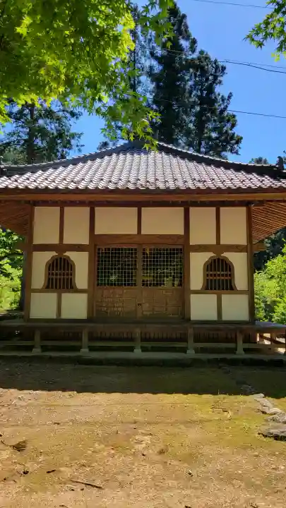 華厳寺の{uncategorized: "未分類", other: "その他", undefined: "問題あり", building: "その他建物", grave: "お墓", sacred_gate: "鳥居", guardian: "狛犬", statue: "像", buddha: "仏像", history: "歴史", nature: "自然", garden: "庭園", animal: "動物", pagoda: "塔", temizu: "手水舎", mountain_gate: "山門・神門", sanctuary: "本殿・本堂", subordinate: "末社・摂社", art: "芸術", scenery: "景色", jizo: "地蔵", ema: "絵馬", goshuin: "御朱印", omikuji: "おみくじ", items: "授与品その他", amulet: "お守り", goshuincho: "御朱印帳", eats: "食事", festival: "お祭り", votive_dance: "神楽", shichigosan: "七五三参", wedding: "結婚式", experience: "体験その他", initially: "初詣", around: "周辺", anti_infection: "感染症対策"}