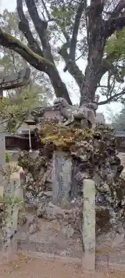 吉香神社の{uncategorized: "未分類", other: "その他", undefined: "問題あり", building: "その他建物", grave: "お墓", sacred_gate: "鳥居", guardian: "狛犬", statue: "像", buddha: "仏像", history: "歴史", nature: "自然", garden: "庭園", animal: "動物", pagoda: "塔", temizu: "手水舎", mountain_gate: "山門・神門", sanctuary: "本殿・本堂", subordinate: "末社・摂社", art: "芸術", scenery: "景色", jizo: "地蔵", ema: "絵馬", goshuin: "御朱印", omikuji: "おみくじ", items: "授与品その他", amulet: "お守り", goshuincho: "御朱印帳", eats: "食事", festival: "お祭り", votive_dance: "神楽", shichigosan: "七五三参", wedding: "結婚式", experience: "体験その他", initially: "初詣", around: "周辺", anti_infection: "感染症対策"}