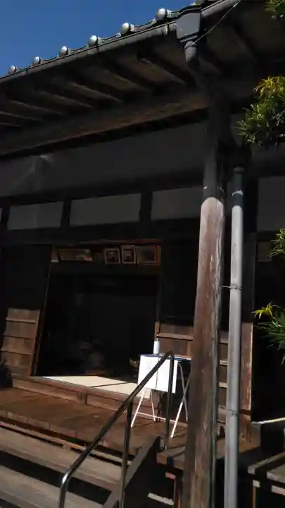 霊巌寺の本殿・本堂