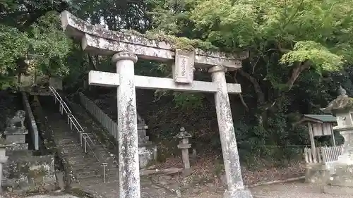 白鬚田原神社の鳥居