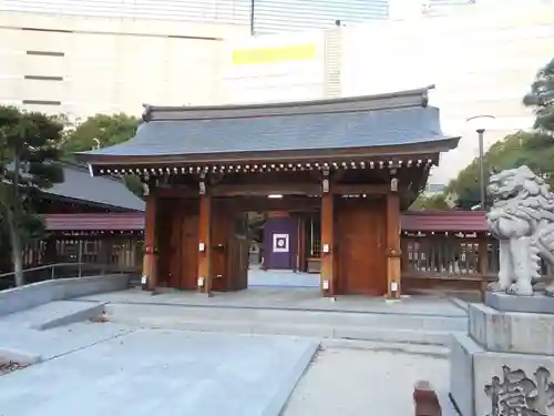 警固神社の山門