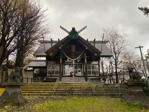 豊足神社の{uncategorized: "未分類", other: "その他", undefined: "問題あり", building: "その他建物", grave: "お墓", sacred_gate: "鳥居", guardian: "狛犬", statue: "像", buddha: "仏像", history: "歴史", nature: "自然", garden: "庭園", animal: "動物", pagoda: "塔", temizu: "手水舎", mountain_gate: "山門・神門", sanctuary: "本殿・本堂", subordinate: "末社・摂社", art: "芸術", scenery: "景色", jizo: "地蔵", ema: "絵馬", goshuin: "御朱印", omikuji: "おみくじ", items: "授与品その他", amulet: "お守り", goshuincho: "御朱印帳", eats: "食事", festival: "お祭り", votive_dance: "神楽", shichigosan: "七五三参", wedding: "結婚式", experience: "体験その他", initially: "初詣", around: "周辺", anti_infection: "感染症対策"}