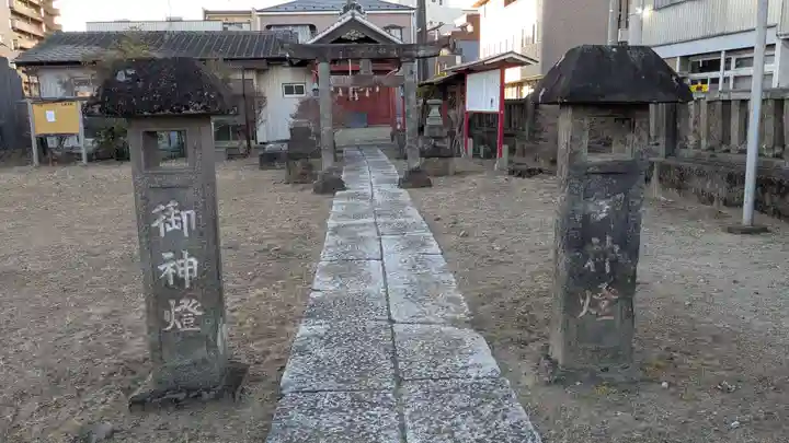 宵稲荷神社の庭園