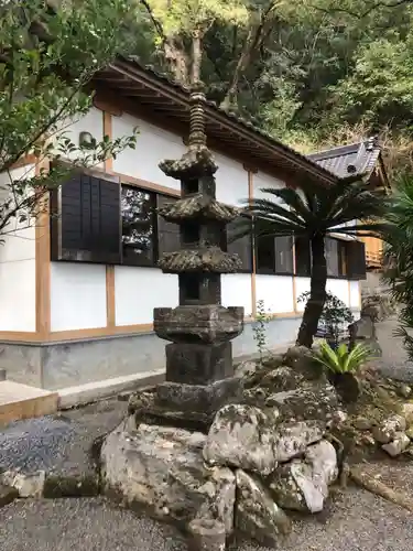 蛭児神社の塔