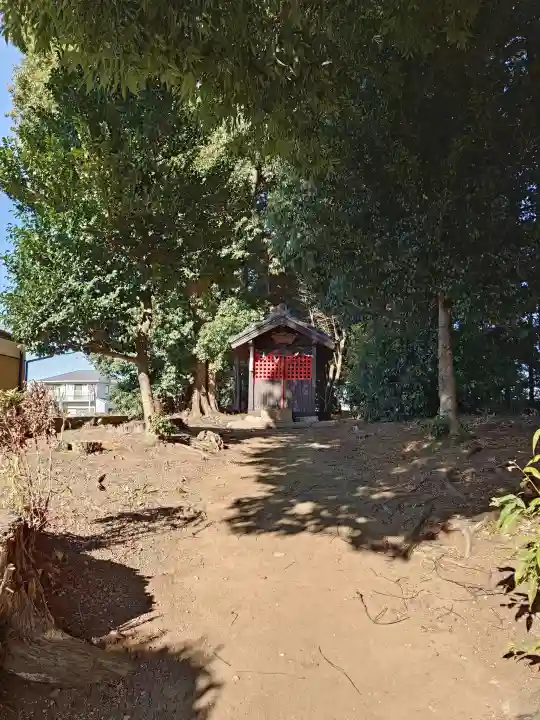 丸山稲荷神社の{uncategorized: "未分類", other: "その他", undefined: "問題あり", building: "その他建物", grave: "お墓", sacred_gate: "鳥居", guardian: "狛犬", statue: "像", buddha: "仏像", history: "歴史", nature: "自然", garden: "庭園", animal: "動物", pagoda: "塔", temizu: "手水舎", mountain_gate: "山門・神門", sanctuary: "本殿・本堂", subordinate: "末社・摂社", art: "芸術", scenery: "景色", jizo: "地蔵", ema: "絵馬", goshuin: "御朱印", omikuji: "おみくじ", items: "授与品その他", amulet: "お守り", goshuincho: "御朱印帳", eats: "食事", festival: "お祭り", votive_dance: "神楽", shichigosan: "七五三参", wedding: "結婚式", experience: "体験その他", initially: "初詣", around: "周辺", anti_infection: "感染症対策"}