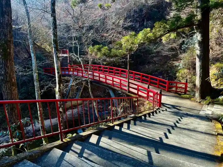 徳善院明王密寺の{uncategorized: "未分類", other: "その他", undefined: "問題あり", building: "その他建物", grave: "お墓", sacred_gate: "鳥居", guardian: "狛犬", statue: "像", buddha: "仏像", history: "歴史", nature: "自然", garden: "庭園", animal: "動物", pagoda: "塔", temizu: "手水舎", mountain_gate: "山門・神門", sanctuary: "本殿・本堂", subordinate: "末社・摂社", art: "芸術", scenery: "景色", jizo: "地蔵", ema: "絵馬", goshuin: "御朱印", omikuji: "おみくじ", items: "授与品その他", amulet: "お守り", goshuincho: "御朱印帳", eats: "食事", festival: "お祭り", votive_dance: "神楽", shichigosan: "七五三参", wedding: "結婚式", experience: "体験その他", initially: "初詣", around: "周辺", anti_infection: "感染症対策"}