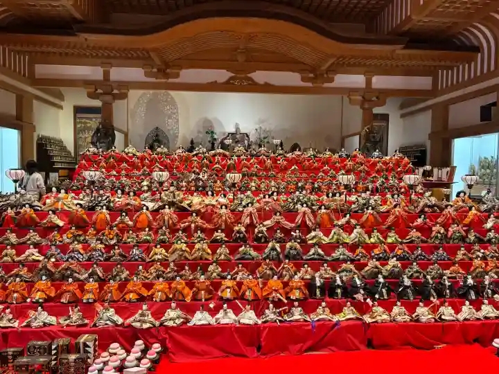 南法華寺(壷阪寺)の{uncategorized: "未分類", other: "その他", undefined: "問題あり", building: "その他建物", grave: "お墓", sacred_gate: "鳥居", guardian: "狛犬", statue: "像", buddha: "仏像", history: "歴史", nature: "自然", garden: "庭園", animal: "動物", pagoda: "塔", temizu: "手水舎", mountain_gate: "山門・神門", sanctuary: "本殿・本堂", subordinate: "末社・摂社", art: "芸術", scenery: "景色", jizo: "地蔵", ema: "絵馬", goshuin: "御朱印", omikuji: "おみくじ", items: "授与品その他", amulet: "お守り", goshuincho: "御朱印帳", eats: "食事", festival: "お祭り", votive_dance: "神楽", shichigosan: "七五三参", wedding: "結婚式", experience: "体験その他", initially: "初詣", around: "周辺", anti_infection: "感染症対策"}