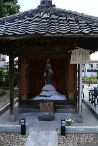 西新井大師総持寺の地蔵
