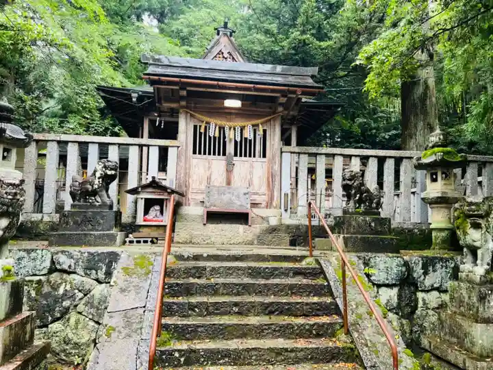天鷹神社の本殿・本堂