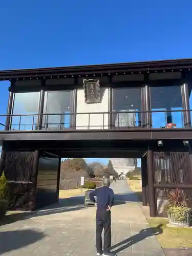 東本願寺本廟 牛久浄苑（牛久大仏）の山門・神門