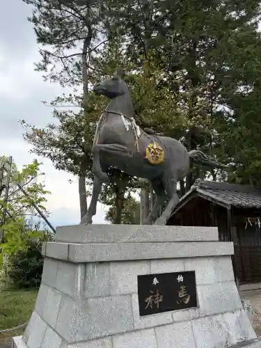 志那神社の{uncategorized: "未分類", other: "その他", undefined: "問題あり", building: "その他建物", grave: "お墓", sacred_gate: "鳥居", guardian: "狛犬", statue: "像", buddha: "仏像", history: "歴史", nature: "自然", garden: "庭園", animal: "動物", pagoda: "塔", temizu: "手水舎", mountain_gate: "山門・神門", sanctuary: "本殿・本堂", subordinate: "末社・摂社", art: "芸術", scenery: "景色", jizo: "地蔵", ema: "絵馬", goshuin: "御朱印", omikuji: "おみくじ", items: "授与品その他", amulet: "お守り", goshuincho: "御朱印帳", eats: "食事", festival: "お祭り", votive_dance: "神楽", shichigosan: "七五三参", wedding: "結婚式", experience: "体験その他", initially: "初詣", around: "周辺", anti_infection: "感染症対策"}