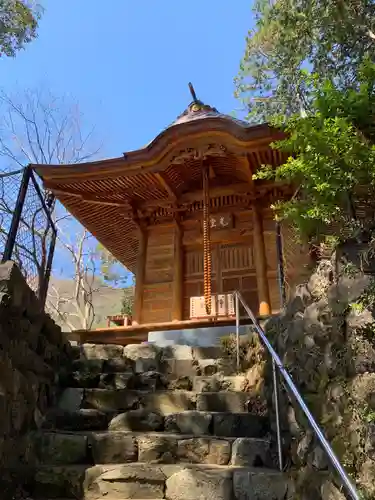 龍渕寺の本殿