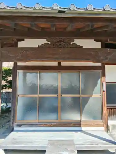 家原寺の{uncategorized: "未分類", other: "その他", undefined: "問題あり", building: "その他建物", grave: "お墓", sacred_gate: "鳥居", guardian: "狛犬", statue: "像", buddha: "仏像", history: "歴史", nature: "自然", garden: "庭園", animal: "動物", pagoda: "塔", temizu: "手水舎", mountain_gate: "山門・神門", sanctuary: "本殿・本堂", subordinate: "末社・摂社", art: "芸術", scenery: "景色", jizo: "地蔵", ema: "絵馬", goshuin: "御朱印", omikuji: "おみくじ", items: "授与品その他", amulet: "お守り", goshuincho: "御朱印帳", eats: "食事", festival: "お祭り", votive_dance: "神楽", shichigosan: "七五三参", wedding: "結婚式", experience: "体験その他", initially: "初詣", around: "周辺", anti_infection: "感染症対策"}