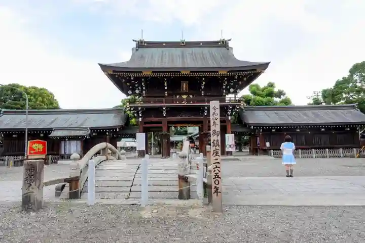 真清田神社の山門・神門