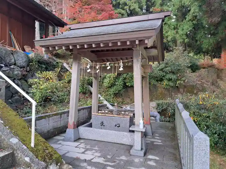 脊振神社の手水舎