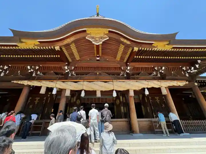 寒川神社の{uncategorized: "未分類", other: "その他", undefined: "問題あり", building: "その他建物", grave: "お墓", sacred_gate: "鳥居", guardian: "狛犬", statue: "像", buddha: "仏像", history: "歴史", nature: "自然", garden: "庭園", animal: "動物", pagoda: "塔", temizu: "手水舎", mountain_gate: "山門・神門", sanctuary: "本殿・本堂", subordinate: "末社・摂社", art: "芸術", scenery: "景色", jizo: "地蔵", ema: "絵馬", goshuin: "御朱印", omikuji: "おみくじ", items: "授与品その他", amulet: "お守り", goshuincho: "御朱印帳", eats: "食事", festival: "お祭り", votive_dance: "神楽", shichigosan: "七五三参", wedding: "結婚式", experience: "体験その他", initially: "初詣", around: "周辺", anti_infection: "感染症対策"}