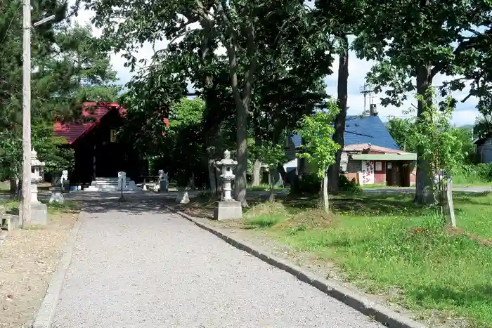 南茶志内神社の建物その他