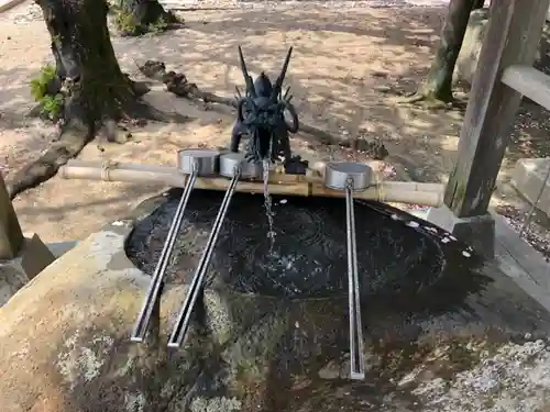 万九千社の手水舎