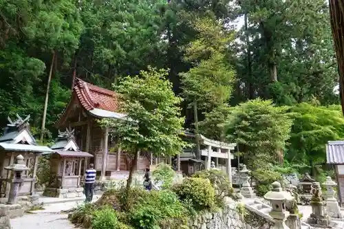 高天彦神社の本殿