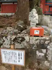 日光二荒山神社中宮祠の像