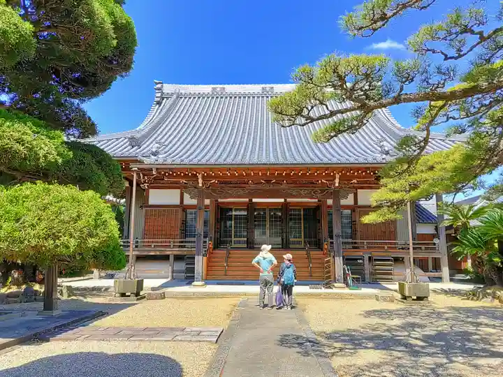 西方寺の本殿・本堂