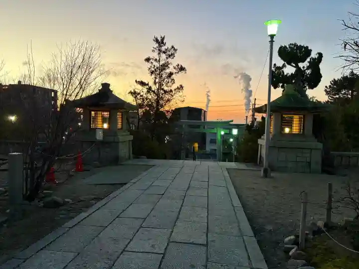 兵庫縣神戸護國神社の{uncategorized: "未分類", other: "その他", undefined: "問題あり", building: "その他建物", grave: "お墓", sacred_gate: "鳥居", guardian: "狛犬", statue: "像", buddha: "仏像", history: "歴史", nature: "自然", garden: "庭園", animal: "動物", pagoda: "塔", temizu: "手水舎", mountain_gate: "山門・神門", sanctuary: "本殿・本堂", subordinate: "末社・摂社", art: "芸術", scenery: "景色", jizo: "地蔵", ema: "絵馬", goshuin: "御朱印", omikuji: "おみくじ", items: "授与品その他", amulet: "お守り", goshuincho: "御朱印帳", eats: "食事", festival: "お祭り", votive_dance: "神楽", shichigosan: "七五三参", wedding: "結婚式", experience: "体験その他", initially: "初詣", around: "周辺", anti_infection: "感染症対策"}