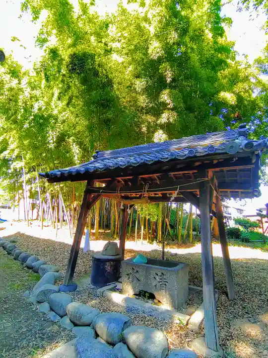 八劔神社(田所)の手水舎