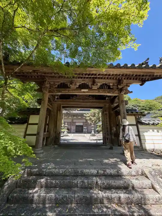 佛通寺の{uncategorized: "未分類", other: "その他", undefined: "問題あり", building: "その他建物", grave: "お墓", sacred_gate: "鳥居", guardian: "狛犬", statue: "像", buddha: "仏像", history: "歴史", nature: "自然", garden: "庭園", animal: "動物", pagoda: "塔", temizu: "手水舎", mountain_gate: "山門・神門", sanctuary: "本殿・本堂", subordinate: "末社・摂社", art: "芸術", scenery: "景色", jizo: "地蔵", ema: "絵馬", goshuin: "御朱印", omikuji: "おみくじ", items: "授与品その他", amulet: "お守り", goshuincho: "御朱印帳", eats: "食事", festival: "お祭り", votive_dance: "神楽", shichigosan: "七五三参", wedding: "結婚式", experience: "体験その他", initially: "初詣", around: "周辺", anti_infection: "感染症対策"}