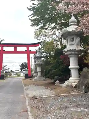 白老八幡神社の{uncategorized: "未分類", other: "その他", undefined: "問題あり", building: "その他建物", grave: "お墓", sacred_gate: "鳥居", guardian: "狛犬", statue: "像", buddha: "仏像", history: "歴史", nature: "自然", garden: "庭園", animal: "動物", pagoda: "塔", temizu: "手水舎", mountain_gate: "山門・神門", sanctuary: "本殿・本堂", subordinate: "末社・摂社", art: "芸術", scenery: "景色", jizo: "地蔵", ema: "絵馬", goshuin: "御朱印", omikuji: "おみくじ", items: "授与品その他", amulet: "お守り", goshuincho: "御朱印帳", eats: "食事", festival: "お祭り", votive_dance: "神楽", shichigosan: "七五三参", wedding: "結婚式", experience: "体験その他", initially: "初詣", around: "周辺", anti_infection: "感染症対策"}