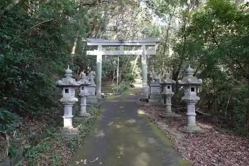 新殿神社の鳥居