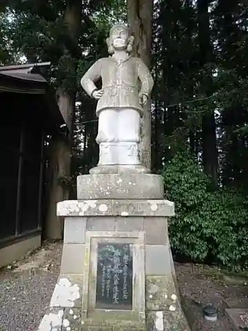 白和瀬神社の像