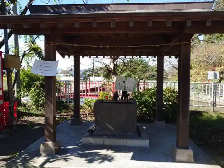 烏子稲荷神社の手水舎