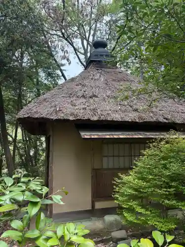 安養寺の{uncategorized: "未分類", other: "その他", undefined: "問題あり", building: "その他建物", grave: "お墓", sacred_gate: "鳥居", guardian: "狛犬", statue: "像", buddha: "仏像", history: "歴史", nature: "自然", garden: "庭園", animal: "動物", pagoda: "塔", temizu: "手水舎", mountain_gate: "山門・神門", sanctuary: "本殿・本堂", subordinate: "末社・摂社", art: "芸術", scenery: "景色", jizo: "地蔵", ema: "絵馬", goshuin: "御朱印", omikuji: "おみくじ", items: "授与品その他", amulet: "お守り", goshuincho: "御朱印帳", eats: "食事", festival: "お祭り", votive_dance: "神楽", shichigosan: "七五三参", wedding: "結婚式", experience: "体験その他", initially: "初詣", around: "周辺", anti_infection: "感染症対策"}