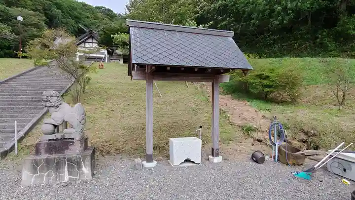 三石神社の手水舎