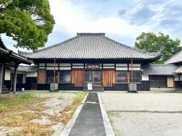 陽光寺の{uncategorized: "未分類", other: "その他", undefined: "問題あり", building: "その他建物", grave: "お墓", sacred_gate: "鳥居", guardian: "狛犬", statue: "像", buddha: "仏像", history: "歴史", nature: "自然", garden: "庭園", animal: "動物", pagoda: "塔", temizu: "手水舎", mountain_gate: "山門・神門", sanctuary: "本殿・本堂", subordinate: "末社・摂社", art: "芸術", scenery: "景色", jizo: "地蔵", ema: "絵馬", goshuin: "御朱印", omikuji: "おみくじ", items: "授与品その他", amulet: "お守り", goshuincho: "御朱印帳", eats: "食事", festival: "お祭り", votive_dance: "神楽", shichigosan: "七五三参", wedding: "結婚式", experience: "体験その他", initially: "初詣", around: "周辺", anti_infection: "感染症対策"}