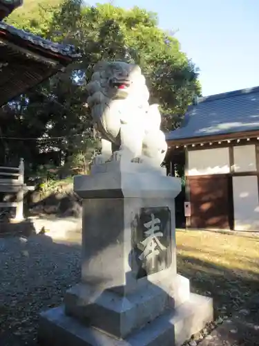 三島神社(東伊豆町大川)の狛犬