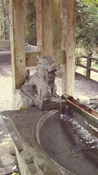 草部吉見神社の手水舎