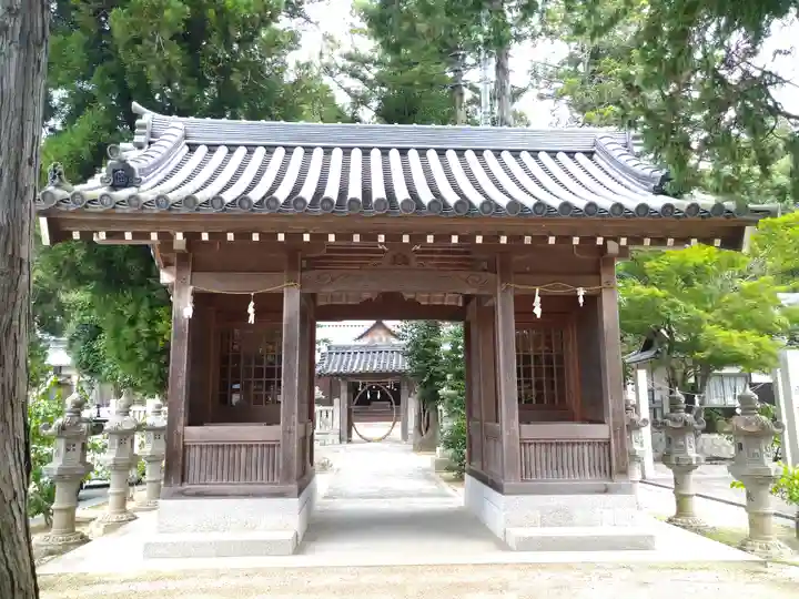 由加神社(和気由加神社)の山門・神門