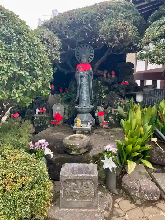 清源寺の{uncategorized: "未分類", other: "その他", undefined: "問題あり", building: "その他建物", grave: "お墓", sacred_gate: "鳥居", guardian: "狛犬", statue: "像", buddha: "仏像", history: "歴史", nature: "自然", garden: "庭園", animal: "動物", pagoda: "塔", temizu: "手水舎", mountain_gate: "山門・神門", sanctuary: "本殿・本堂", subordinate: "末社・摂社", art: "芸術", scenery: "景色", jizo: "地蔵", ema: "絵馬", goshuin: "御朱印", omikuji: "おみくじ", items: "授与品その他", amulet: "お守り", goshuincho: "御朱印帳", eats: "食事", festival: "お祭り", votive_dance: "神楽", shichigosan: "七五三参", wedding: "結婚式", experience: "体験その他", initially: "初詣", around: "周辺", anti_infection: "感染症対策"}
