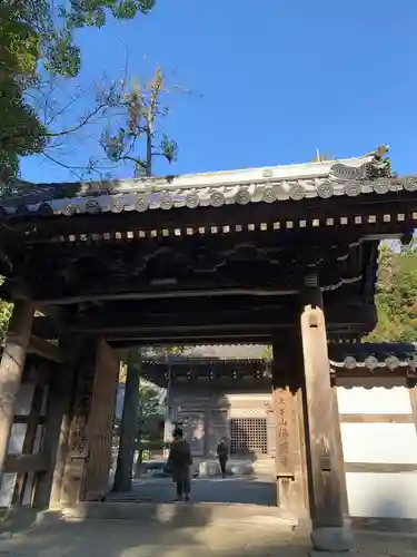 佛通寺の山門